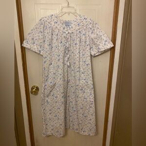 VTG Ashley Taylor Blue Floral Housecoat M